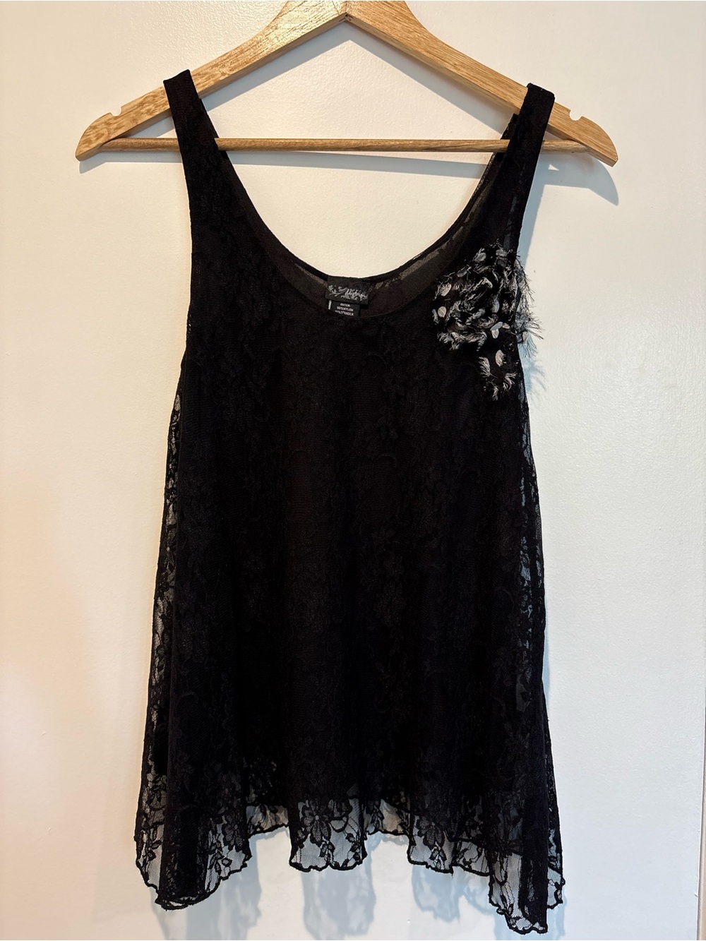 Daytrip Y2K Party Going Out Tank Top Black Lace Scoop Neck with Floral Appliqué